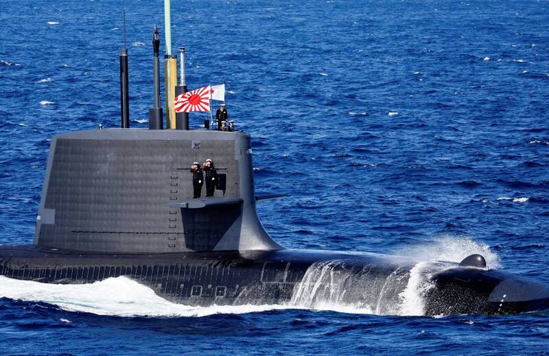 矢野強調潛艦在阻止中國突破第一島鏈的戰略中扮演關鍵角色，他指出，只要美國與盟友掌握水下優勢，中國便無法自由使用第一島鏈內部海域。圖為日本潛艦。（路透）