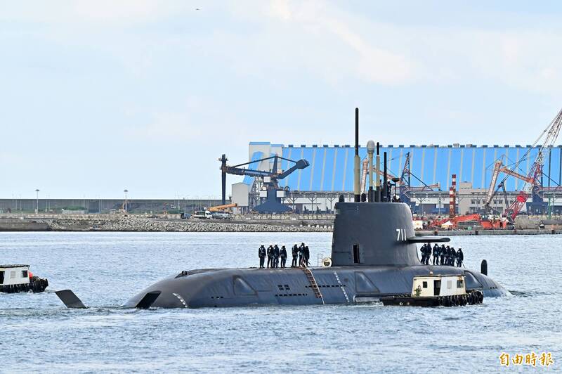 圖為我國首艘自製潛艦「海鯤號」7月3日實施第三次海測情形。該艦是由我國台船公司建造，預計9月海測完畢，今年11月交軍服役。（本報資料照，記者李惠洲攝）
