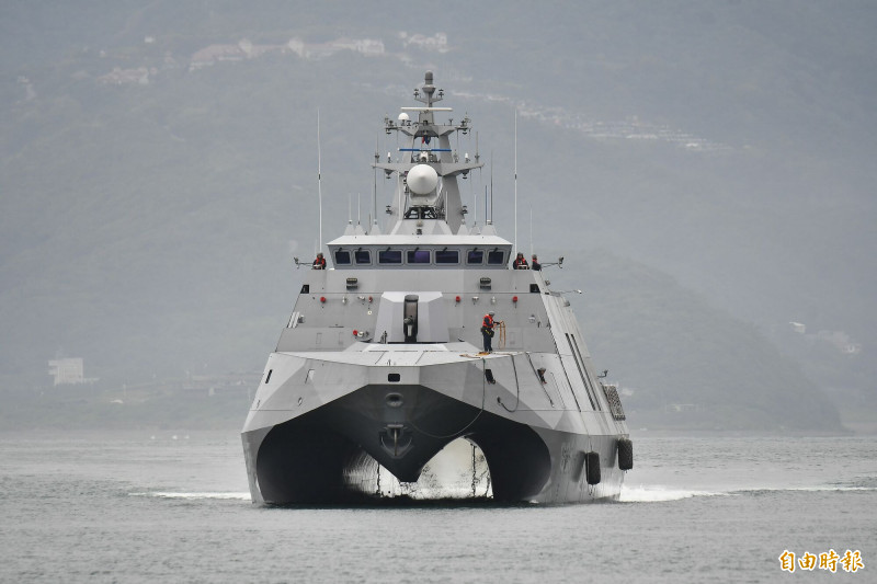 沱江級巡邏艦駛入花蓮港內（記者游太郎攝）