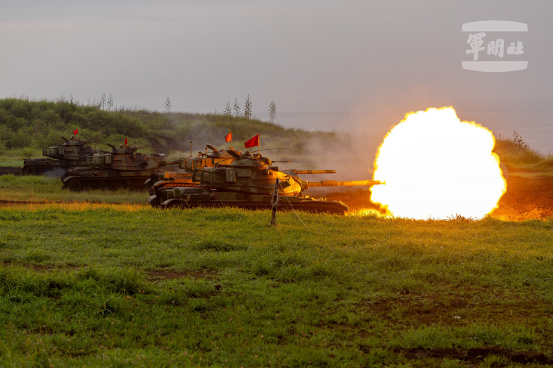 M60A3戰車執行戰場掃蕩。（軍聞社提供）