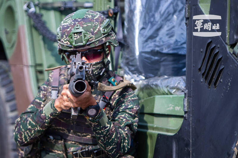 海軍陸戰隊99旅實施警戒。（軍聞社提供）