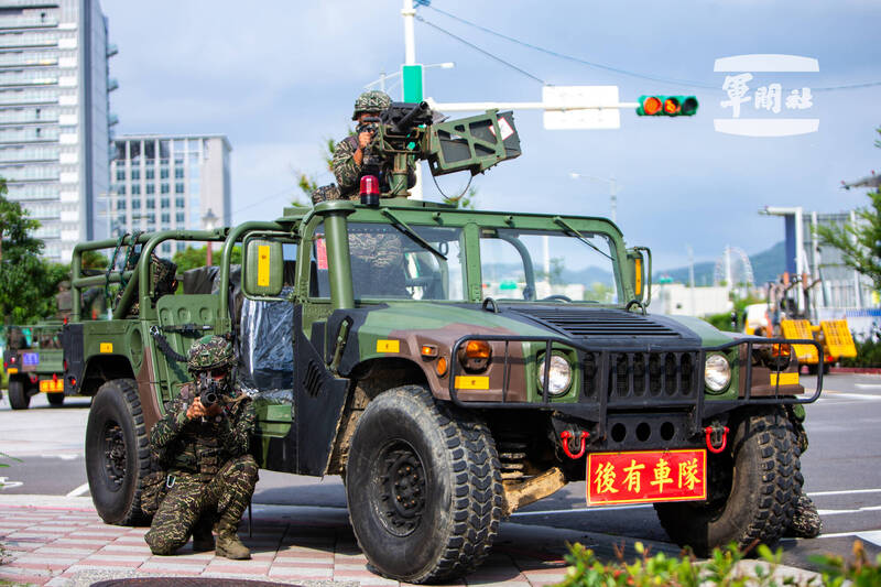 陸戰99旅官兵執行守備作戰任務。（軍聞社提供）