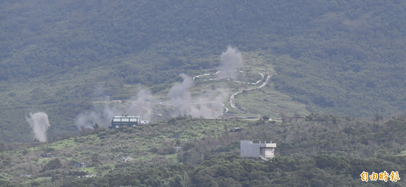 各式兵器輪番上陣，從步槍到重裝備火力全開，展現國軍精實訓練成果。（記者蔡宗憲攝）