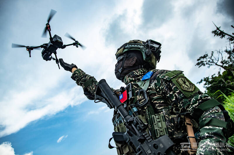獨家》國軍明年要「爆買」48750架無人機！ 5款軍用商規各有需求