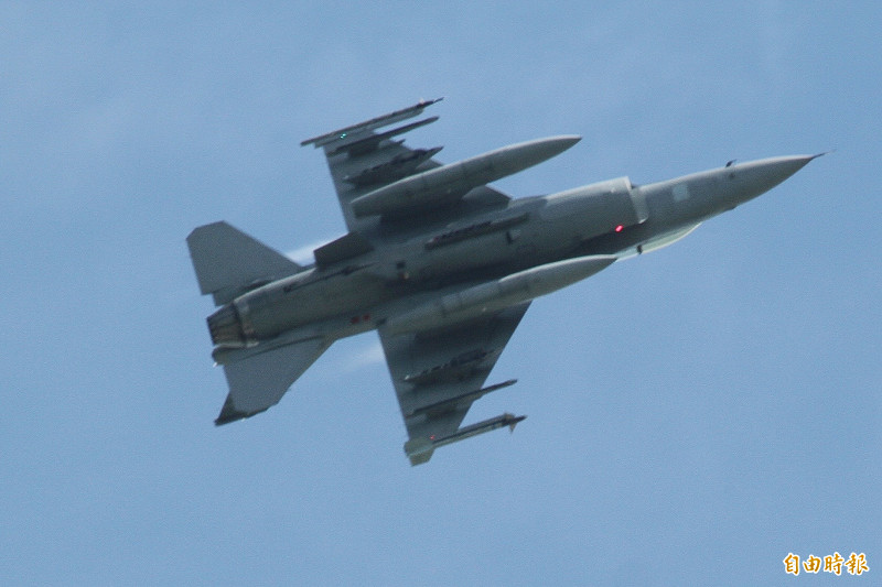 空軍F-16V戰機也在聯勇操演現身。（記者蔡宗憲攝）