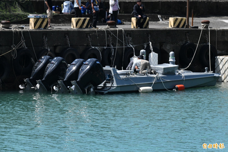 快奇無人艇現身恆春半島東海岸。（記者蔡宗憲攝）