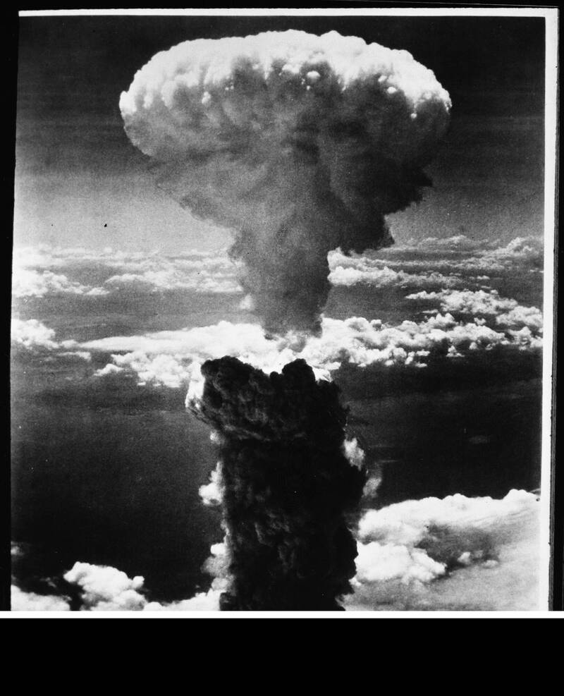 當時在日本的惡劣待遇、危險工作和結構性歧視，導致當時韓國人的死亡率高得不成比例。圖為8月9日的長崎核爆影像。（圖片取自美國國家檔案館）