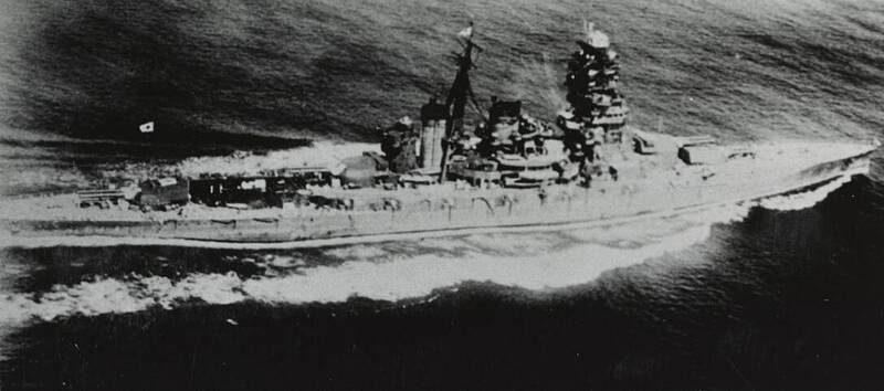 圖為1942年7月，於東京灣外航行的的「比叡號」戰艦，同年11月它與「雪風號」參與了第三次索羅門海戰。（圖片取自美國海軍遺產司令部）
