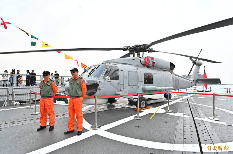 我國海軍現役的S-70C反潛直升機，有望從2026年起接受性能提升，作為向美採購MH-60R型機不成下的替代方案。（本報資料照，記者李惠洲攝）