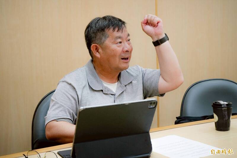 前空軍E-2預警機中隊長翁嘉民在台海危機期間，持續參與E-2T型機換裝訓練。（資料照，記者劉宇捷攝）