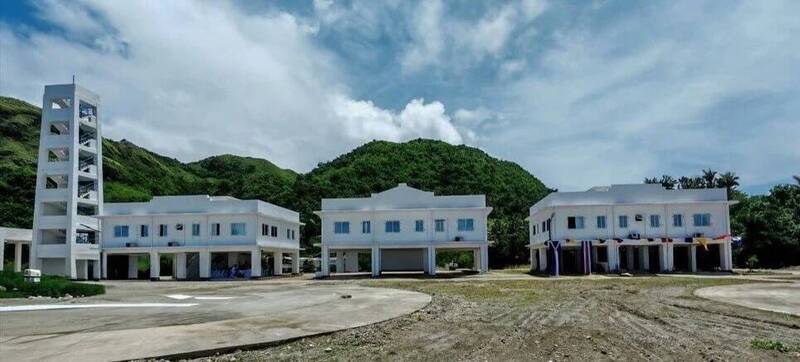 圖為菲律賓軍方28日在巴丹群島省馬哈濤鎮（Mahatao）啟用的「前進作戰基地」。此基地距台不到185公里，被視為菲國反制中國、協防台灣的關鍵一步。（圖：菲律賓北呂宋軍區）