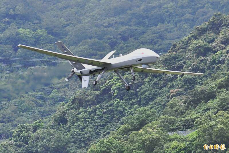 涉及水下載具、低軌衛星 軍備局將花10億執行無人機前瞻技術整合 - 自由軍武頻道