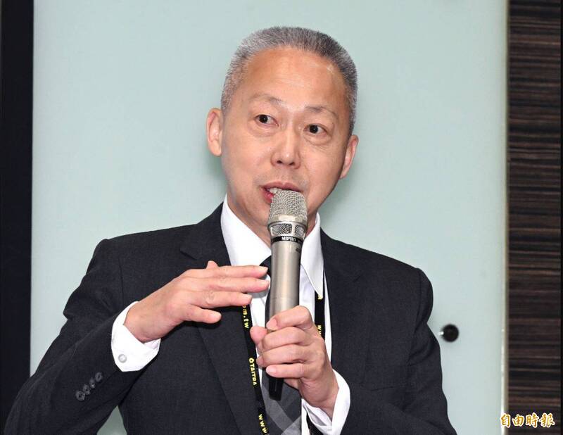 強弓飛彈是否能夠防範中國飛彈威脅，中科院長李世強在展前記者會說，整體防空及反飛彈體系並非只靠單一飛彈，強弓設定為高空攔截，其餘各層也會有其他包含低成本的彈藥進行攔截。（記者廖振輝攝）