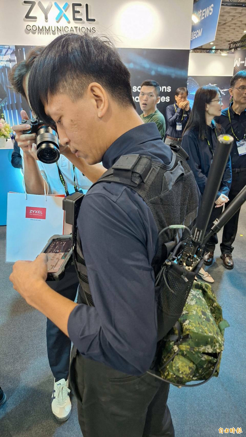 圖為銳指系統的班兵裝備部分。（記者吳哲宇攝）