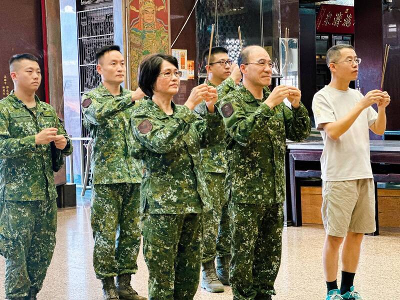 女性中將陳育琳月底退伍  現役女性少將還有她們！