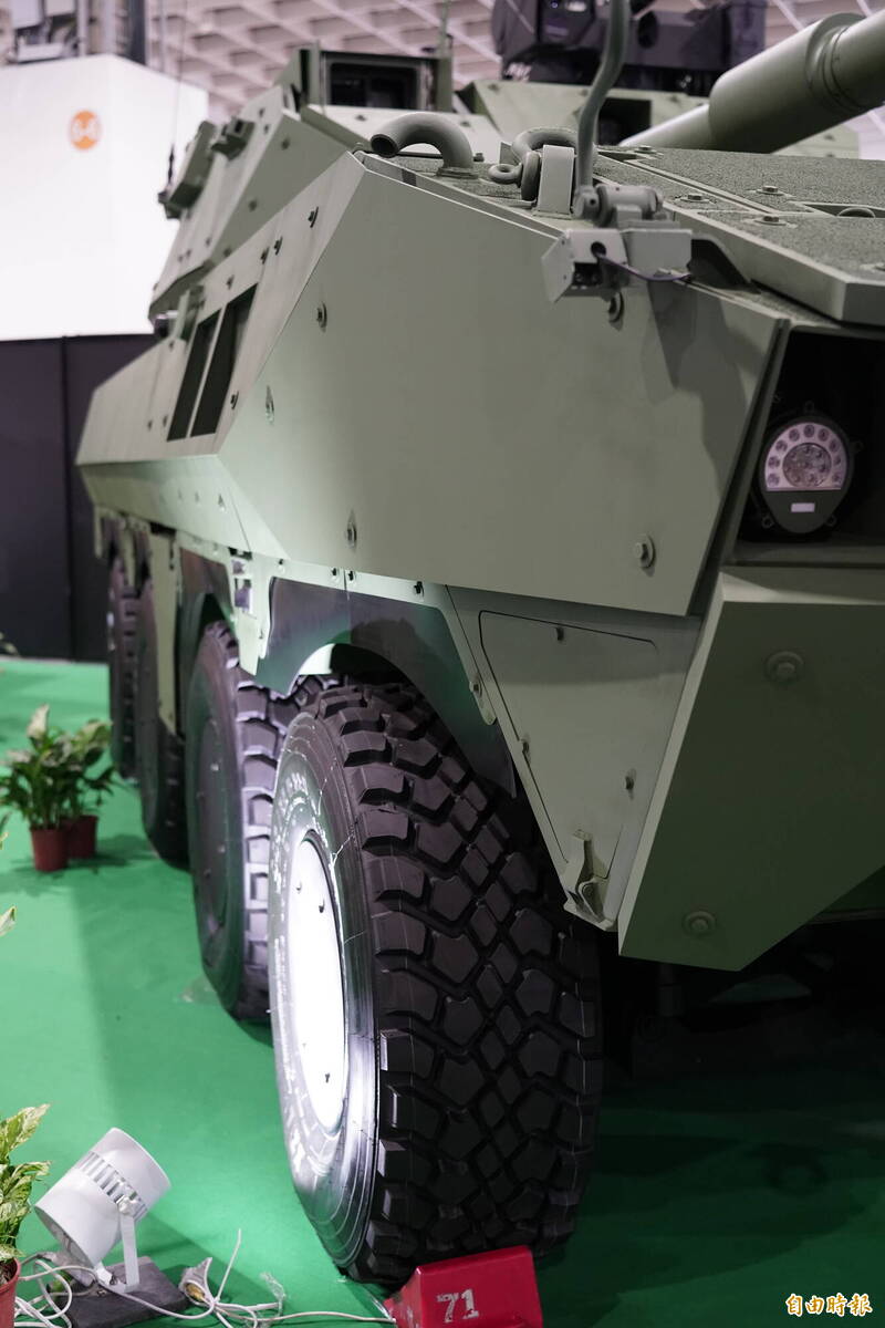 去年在D2樣車上突出的排氣管，在今年的D3樣車上已不復見。（記者陳治程攝）