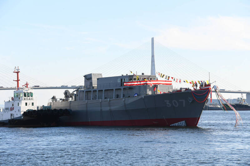 目前世界最大掃雷艦，為日本700噸級「能美號」，船身為玻璃纖維結構。（圖片取自日本防衛省）