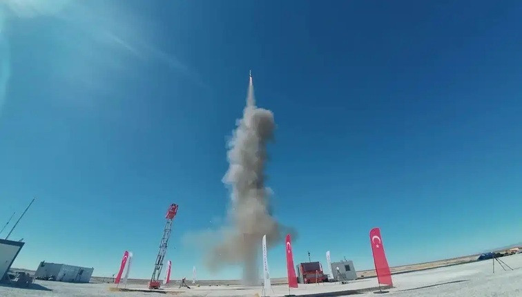 國防自主里程碑 土耳其成功試射國產長程防空飛彈 - 自由軍武頻道