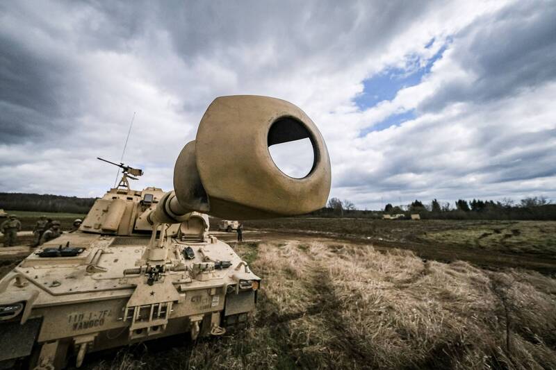 M109A7自走砲採用「M284」155公厘39倍徑火砲，與A5、A6相同。（路透檔案照）