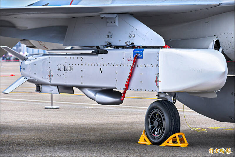 國軍宣佈雄昇丶萬劍彈與劍翔無人機  已全數產製交軍加入戰備