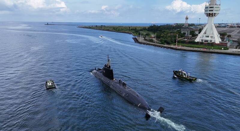 為滿足後續海試潛航條件，海軍司令部表示，現正協同原廠、國內工程師團隊進行「主機與電力管理系統」、「整合式儎臺管理系統」（IPMS）最終調校，確保測試安全且順利。（本報資料照，台船提供）
