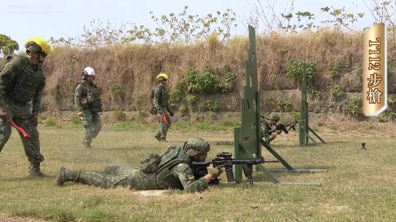 陸軍9月發布的「銳變」新形象影片揭露，其正籌獲的T112戰鬥步槍，現已由主戰部隊赴步訓部陸續接受換裝訓練。（擷自中華民國陸軍官方Youtube影片）