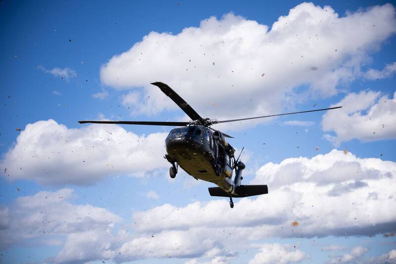 烏克蘭陸軍航空部隊的UH-60A直升機，為自他國管道獲得的美系機種。（取自X帳號 @DarPutinovi）