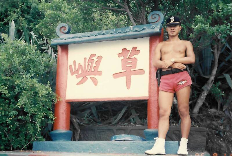 立法院副院長江啟臣，31年前從政大外交系畢業後入伍服役，因緣際會成為駐守金門前線的陸軍「海龍蛙兵」，夜巡、移防、二級戒備樣樣來。（江啟臣提供）