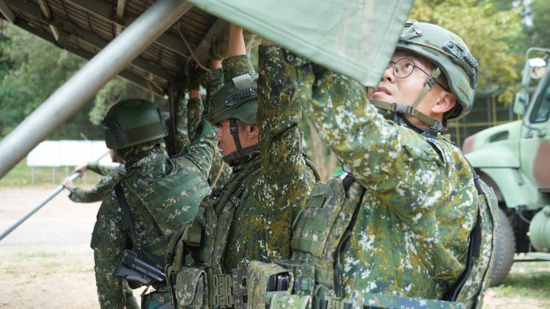 陸軍「陸勝一號」操演25日正式展開，將透過7天6夜不間斷的實兵對抗演練，務實驗證戰備訓練成效。（陸軍司令部提供）