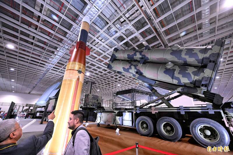 中科院在今年度台北航太國防展之中，展出強弓飛彈。（資料照）