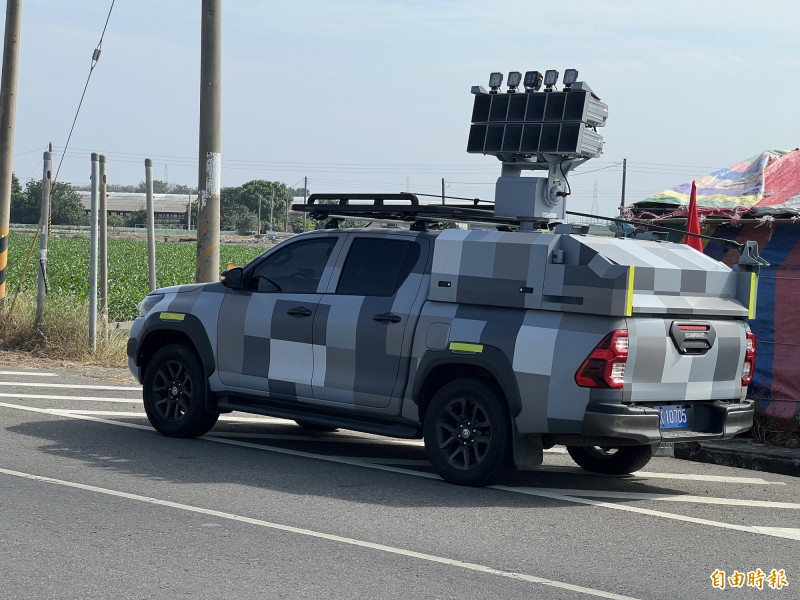 國軍「陸勝1號操演」在雲林海線進行地空實兵作戰，出動心戰喊話車。（記者黃淑莉攝）