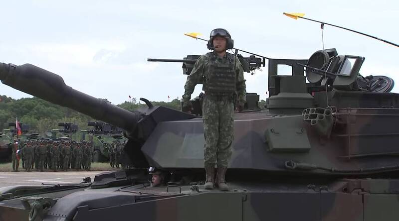 國軍首支換裝M1A2T主力戰車的部隊正式成軍。（擷自直播）