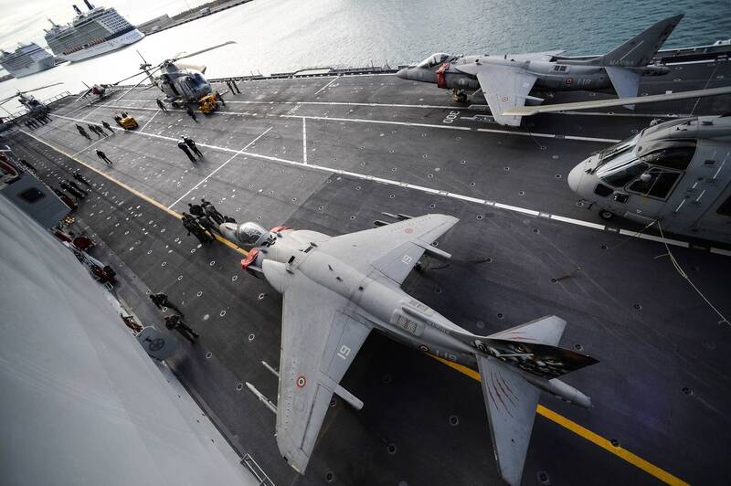 部署在義大利加富爾號航艦的AV-8B艦載攻擊機。（法新社檔案照）