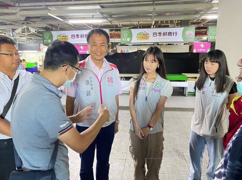 中科院近期密集在東部九鵬基地進行飛彈射擊及測試，且多個項目的最大彈道高度訂在10萬呎高空（高度約為30.48公里），引起各界矚目，曾任雄三飛彈總工程師的桃園市經發局長張誠（如圖，資料照，黃瓊慧提供）提出專業分析指出，30公里高空是彈道飛彈重返大氣層時終端攔截的重要區段，中科院等於在對外宣告：中科院已經具備在高空層對這些目標施加壓力的能力，形成一部分的高空區域拒止能力。