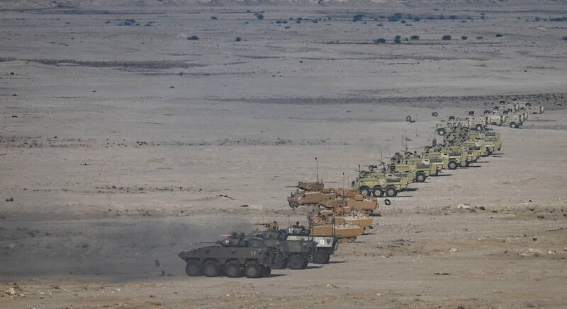多國甲車齊聚演習現場。（DVIDS）