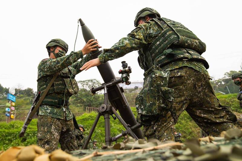 圖為步兵206旅2022年首辦新制14天教召情形。國軍三年前試辦新制教召以來，後備動員部隊的管轄權已經過三次移轉，而明年又要從全動署後備指揮部移編回陸軍，落實常、後一體目標。（國防部發言人官方Facebook）