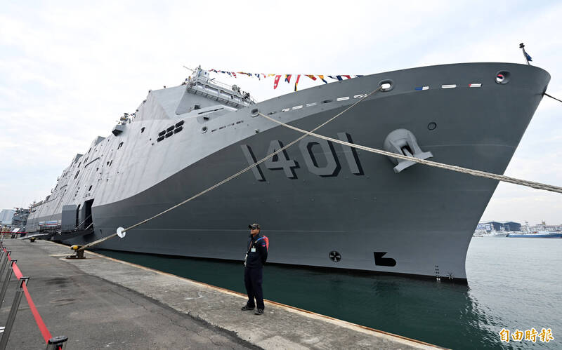 圖為海軍「玉山級」兩棲船塢運輸艦（LPD-1401），上月曾傳出該艦載運整個營的海陸官兵遠赴關島參與美軍聯合訓練。（本報資料照，記者廖振輝攝）