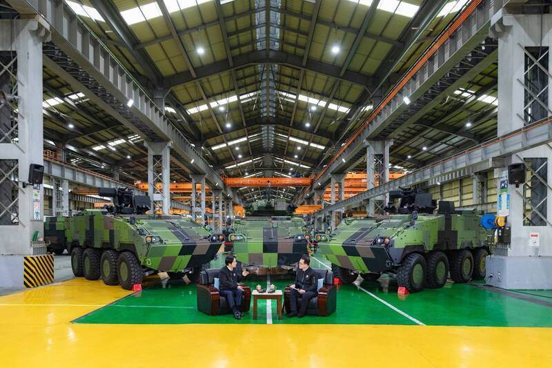 總統賴清德前往國防部軍備局生產製造中心第209廠本部接受電視專訪。（圖由總統府提供）