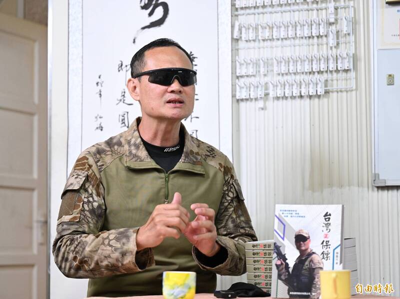 反恐教官陳重光接受本報訪問，談論美軍對委內瑞拉發起軍事行動。（記者陳逸寬攝）