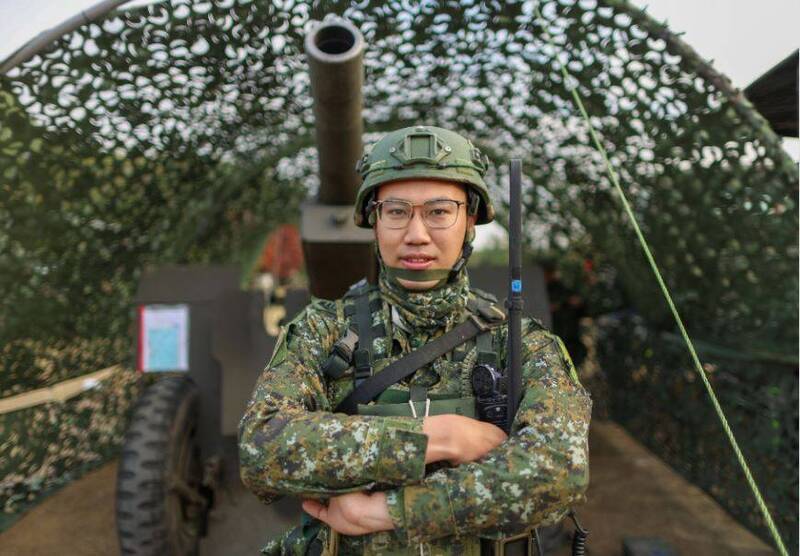 58砲指部砲3營砲2連砲長蔡詠學上士表示，砲兵部隊除了射擊要打得準，更須具備迅速轉移陣地的能力。（圖：取自國防部青年日報）