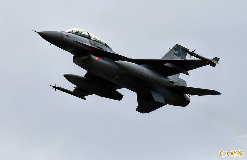 空軍第五聯隊F-16V戰機，近一週來經過天安特檢後，升空復飛恢復執行戰備及訓練任務。（記者游太郎攝）