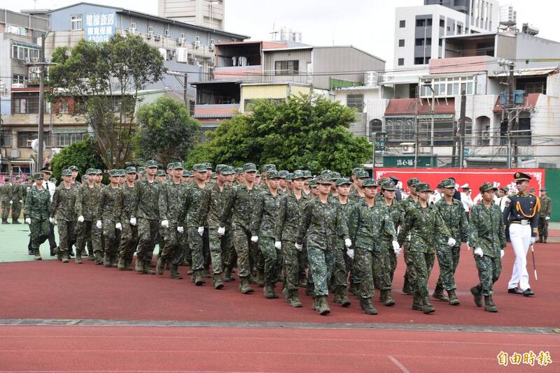 圖為「南亞技術學院」ROTC大學儲備軍官團學生。2026年畢業的ROTC初官也將歷練排長職務，加入熟悉部隊實務運作。（本報資料照，記者李容萍攝）