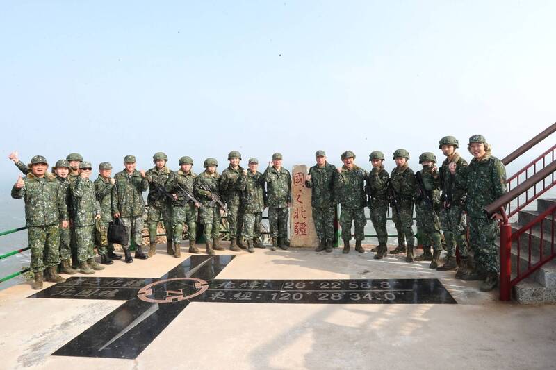 陸軍東引指揮部位在馬祖東引島，是中華民國有效統治疆域的最北邊界，距離中國大陸僅約40公里，戰略地位極為重要。島上設有「國之北疆」碑石。（圖：取自陸軍司令部臉書專頁）