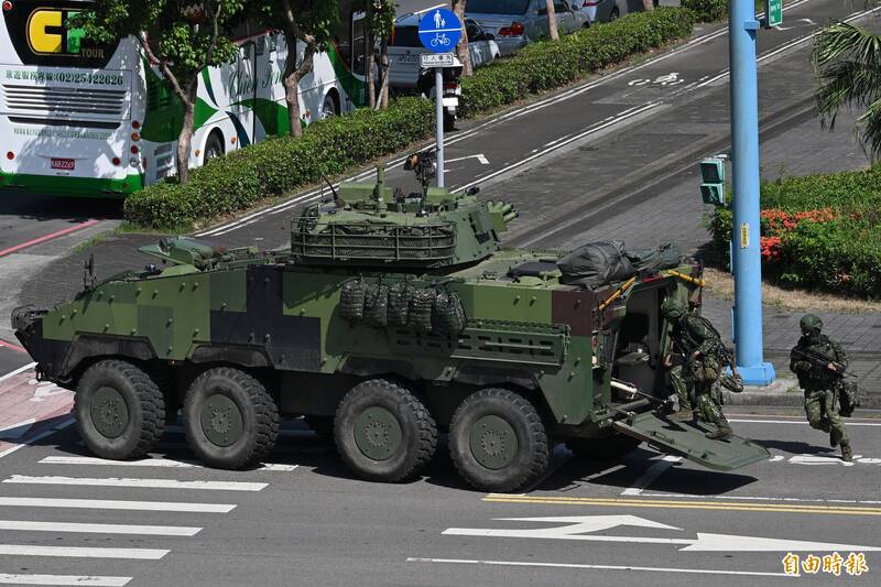 軍方人士表示，本月施行的「聯合兵種旅」番號新制，適用於現行的裝甲、機步旅。後續部隊組織是否有相應的變革？還有待觀察。圖為機步269旅去年7月漢光41號演習期間，於新北八里地區演練縱深防禦。（本報資料照，記者陳逸寬攝）