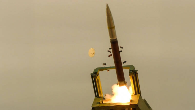 海馬士系統不斷研改創新。圖為洛克希德·馬丁公司成功利用海馬士(HIMARS)系統試射新型「增程導引火箭」(ER GMLRS),驗證其射程與精準度大幅提升。(圖取自洛馬官網)