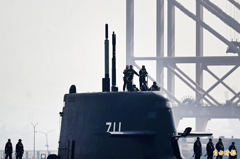 海鯤號今執行首次潛航測試。（記者李惠洲攝）