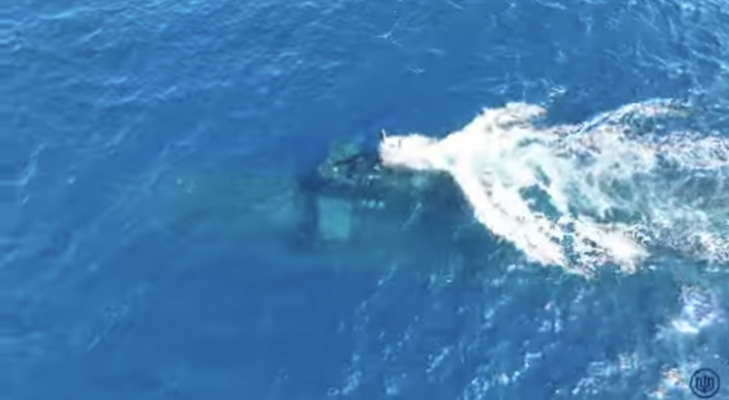 海鯤號下潛。（台船提供）