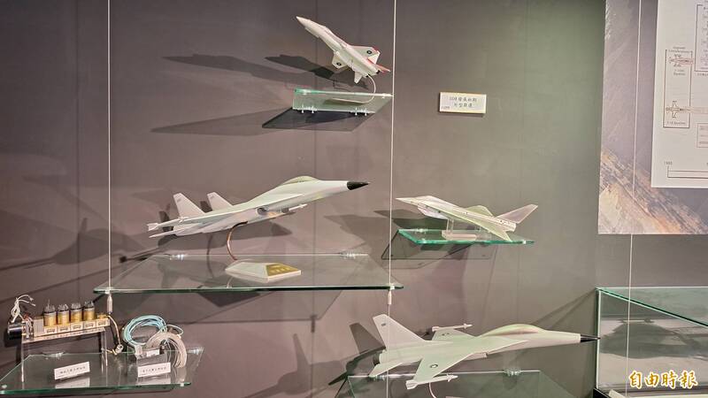 圖為IDF戰機可能的各種構型。（記者吳哲宇攝）