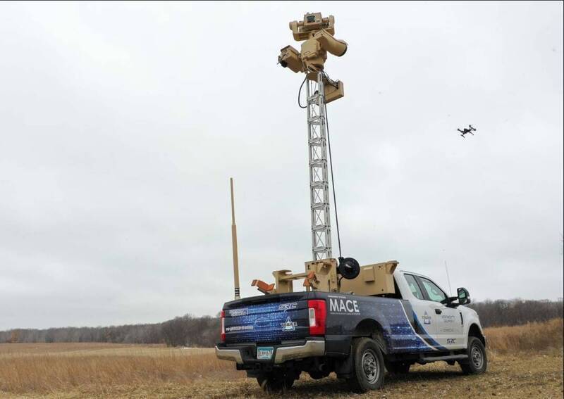 為強化現有首都反無人機能量之不足，憲兵指揮部向美洽談採購3套M-ACE機動車載反無人機系統，為應對一、二級無人機威脅增加硬殺手段，可望列入此次美國對台軍售案。（圖：取自諾斯洛普．格魯曼官網）