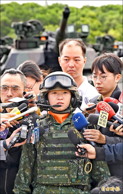 裝甲第五八四旅聯兵三營M1A2T戰車成軍典禮，圖為戰車連中尉排長邱郁晴。（資料照，記者方賓照攝）